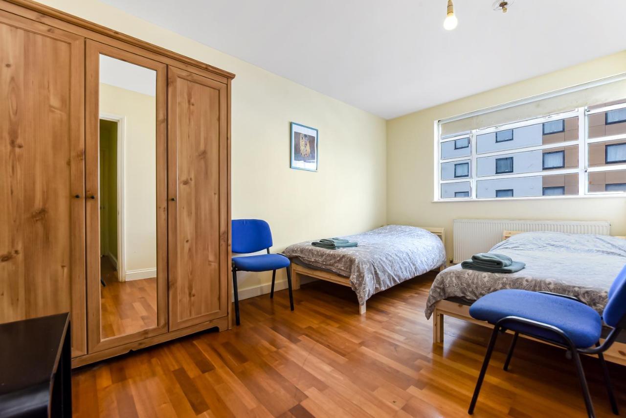 Spacious 2 Bedroom Apartment In Ealing Broadway ภายนอก รูปภาพ