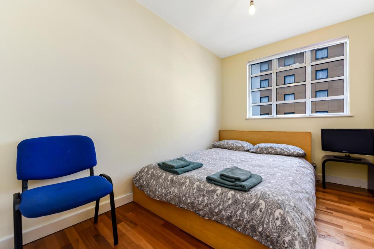 Spacious 2 Bedroom Apartment In Ealing Broadway ภายนอก รูปภาพ
